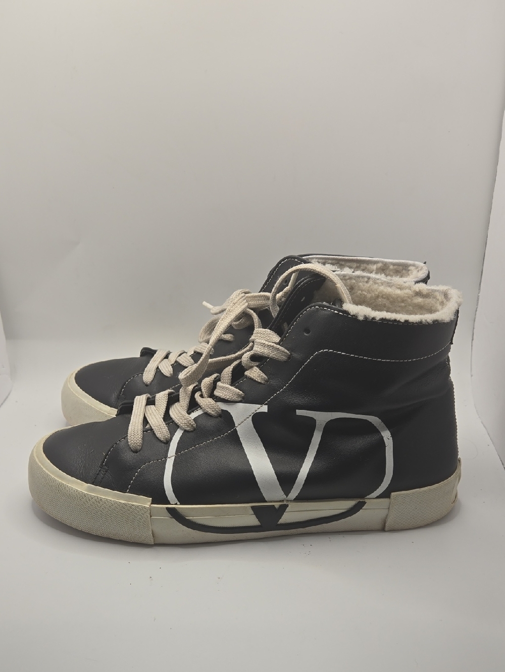 Valentino Garavani Trick VLogo Leather High-Top Black Shearling Sneakers Sz 39 - Picture 2 of 8